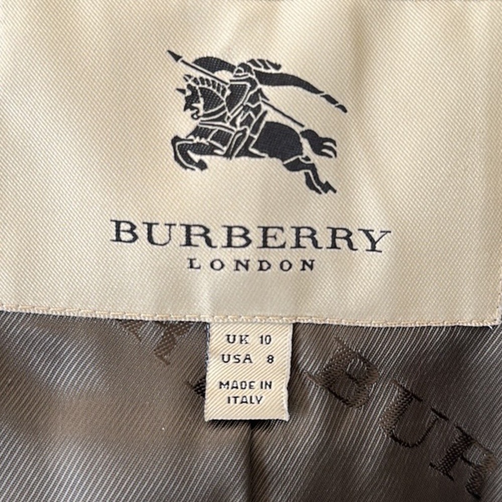 Authentic Burberry coat - Picture 15 of 16
